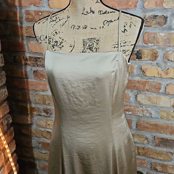 NWT Theory Cami Volume Mesa Crushed Satin Midi dress size 6 - Picture 5 of 16